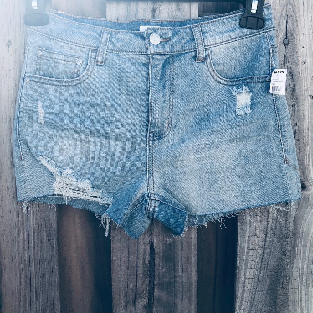 Ivy + Main Distressed Jean Shorts Size 5 Raw Hem